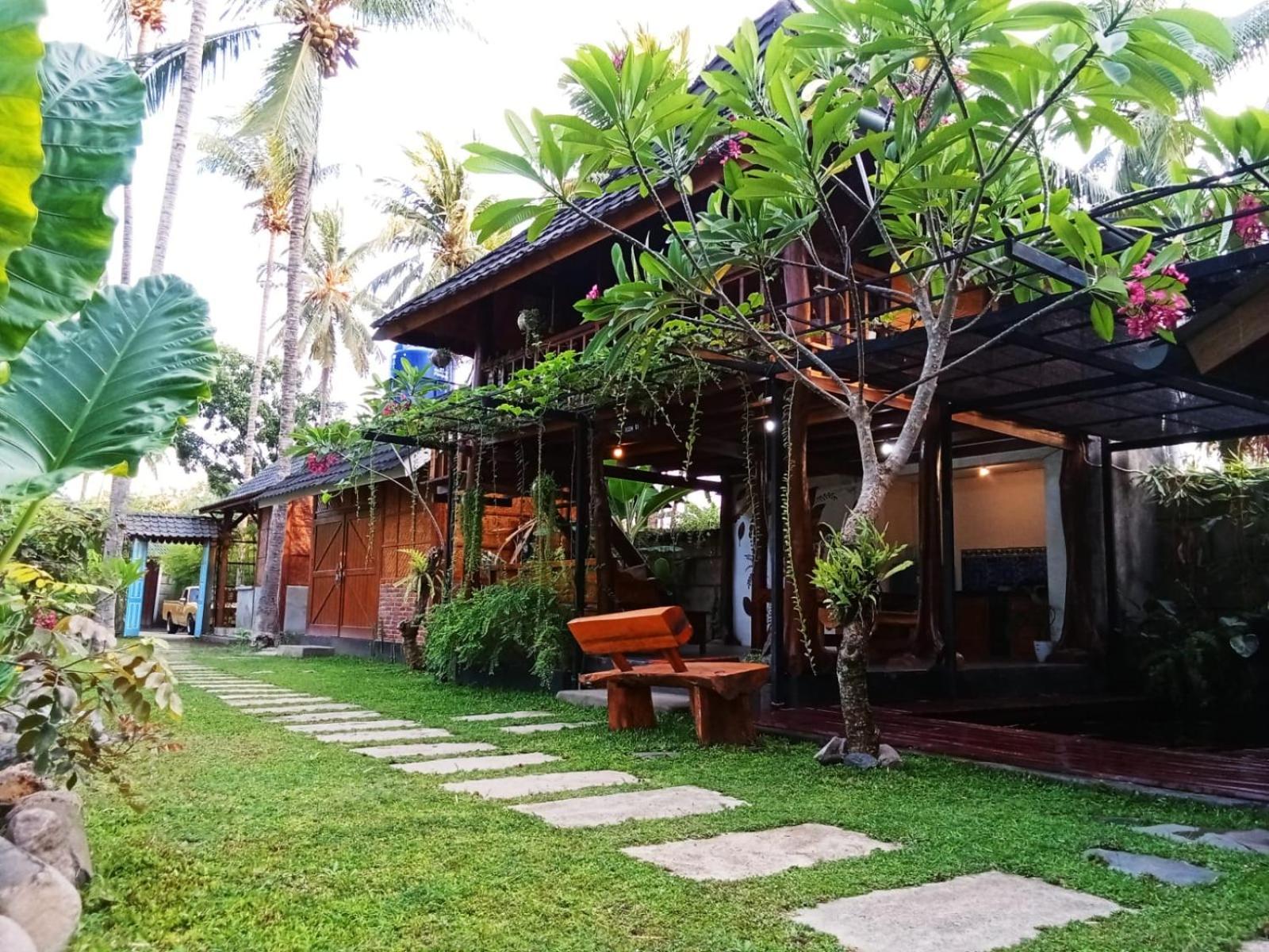 Tahlia'S Villa Sorongjukung Esterno foto