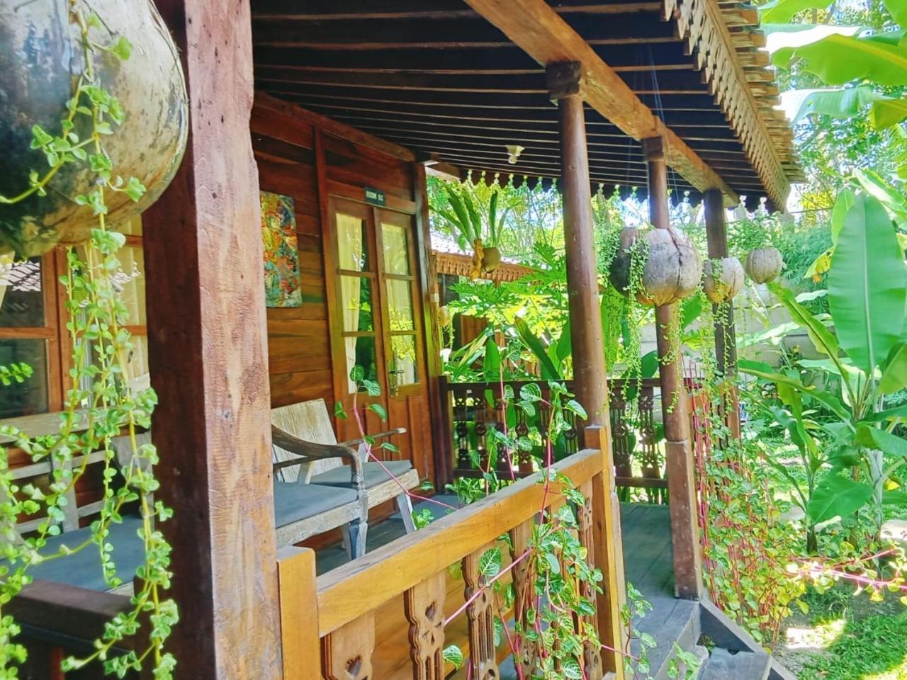 Tahlia'S Villa Sorongjukung Esterno foto