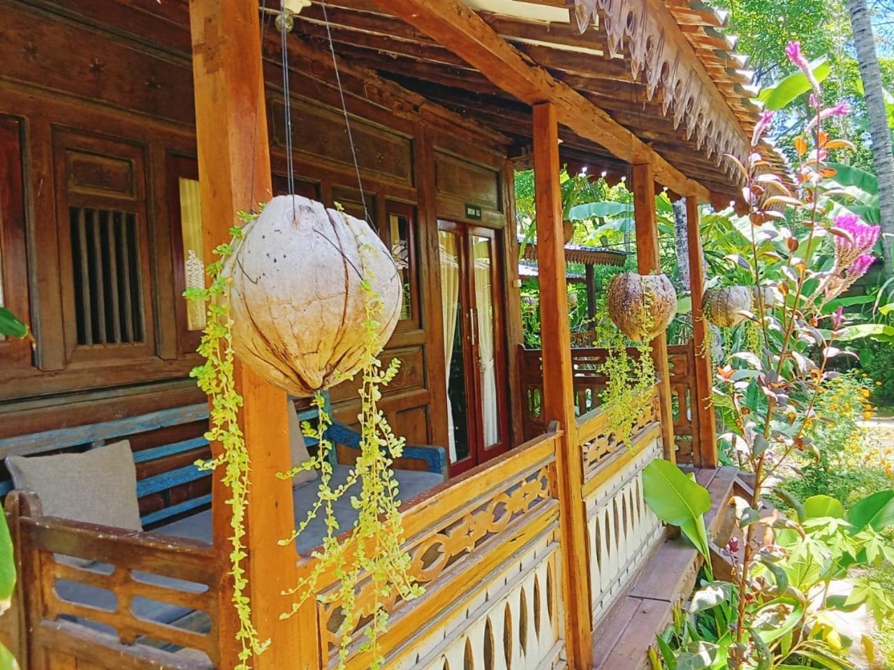 Tahlia'S Villa Sorongjukung Esterno foto