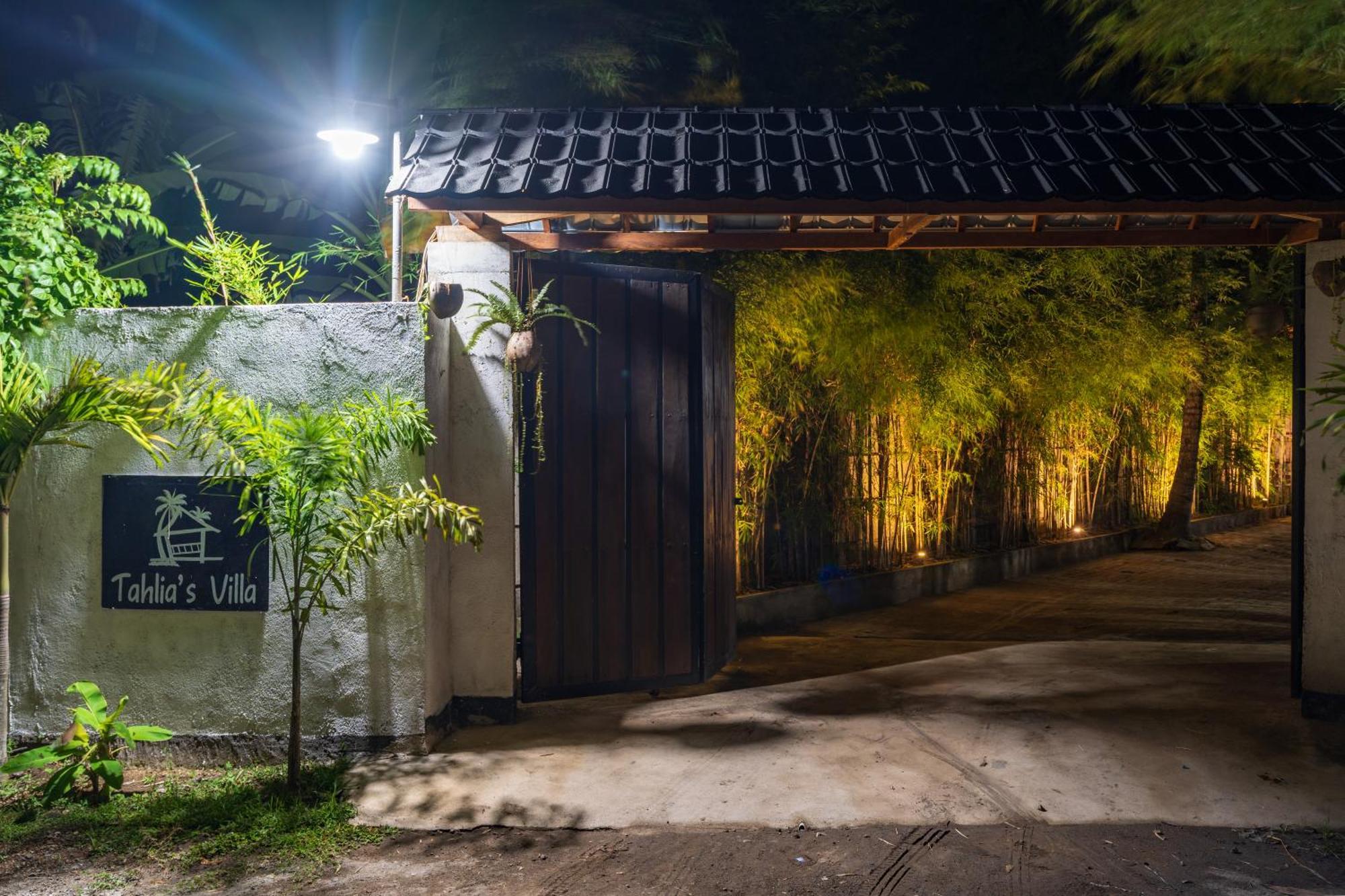Tahlia'S Villa Sorongjukung Esterno foto