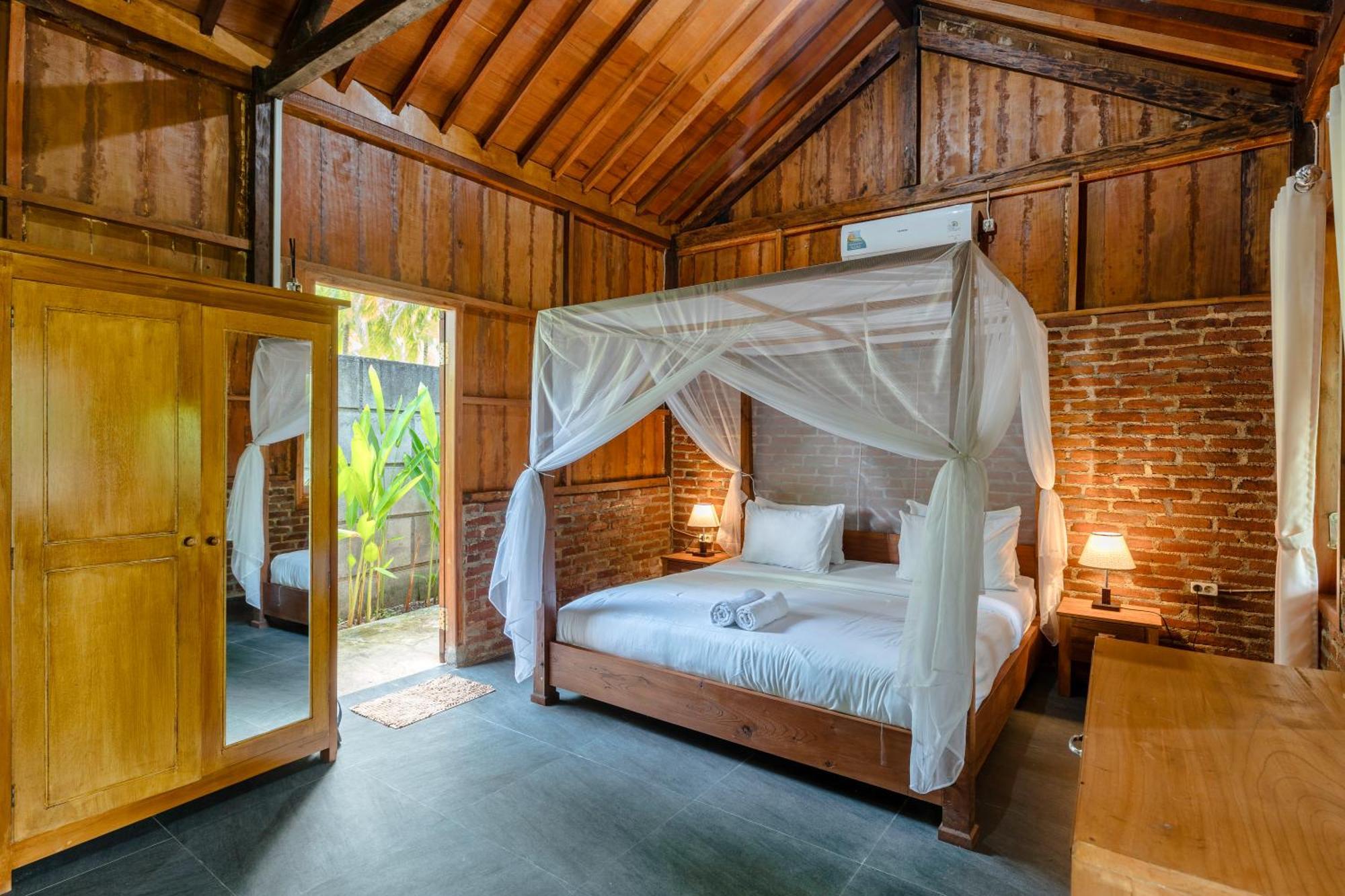 Tahlia'S Villa Sorongjukung Esterno foto