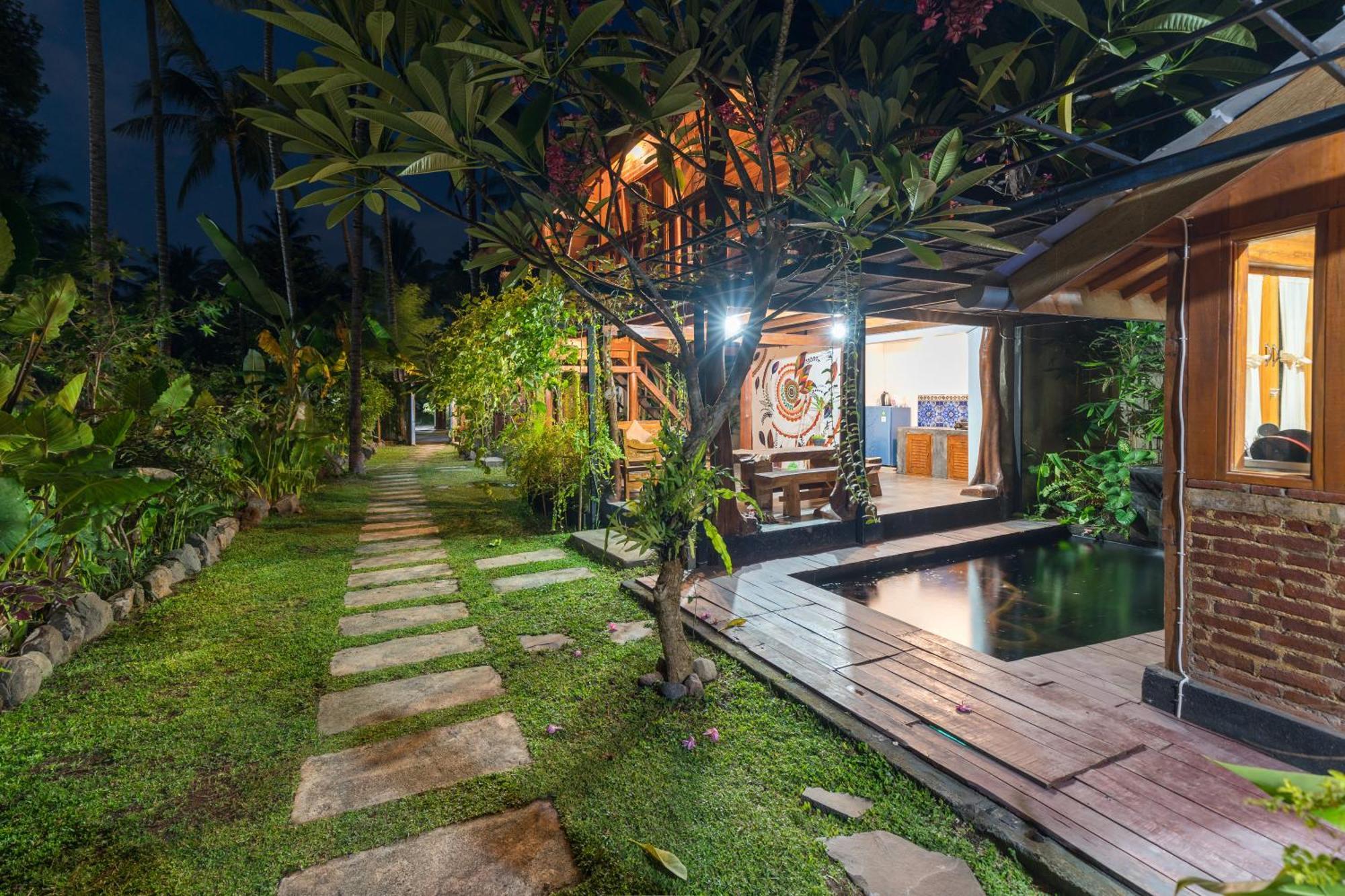 Tahlia'S Villa Sorongjukung Esterno foto