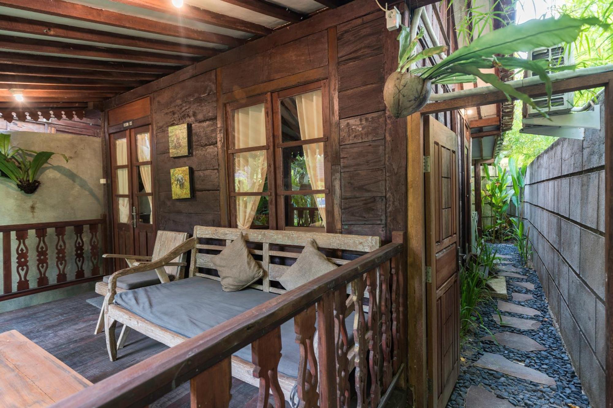 Tahlia'S Villa Sorongjukung Esterno foto