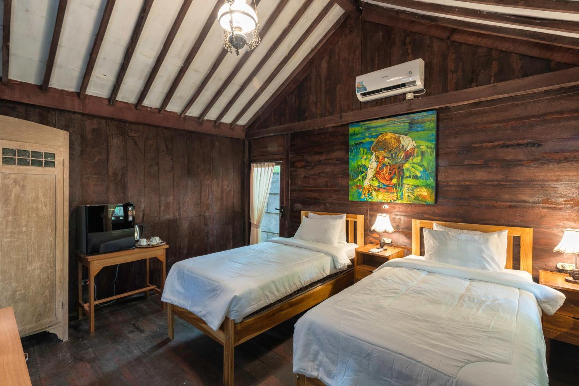Tahlia'S Villa Sorongjukung Esterno foto