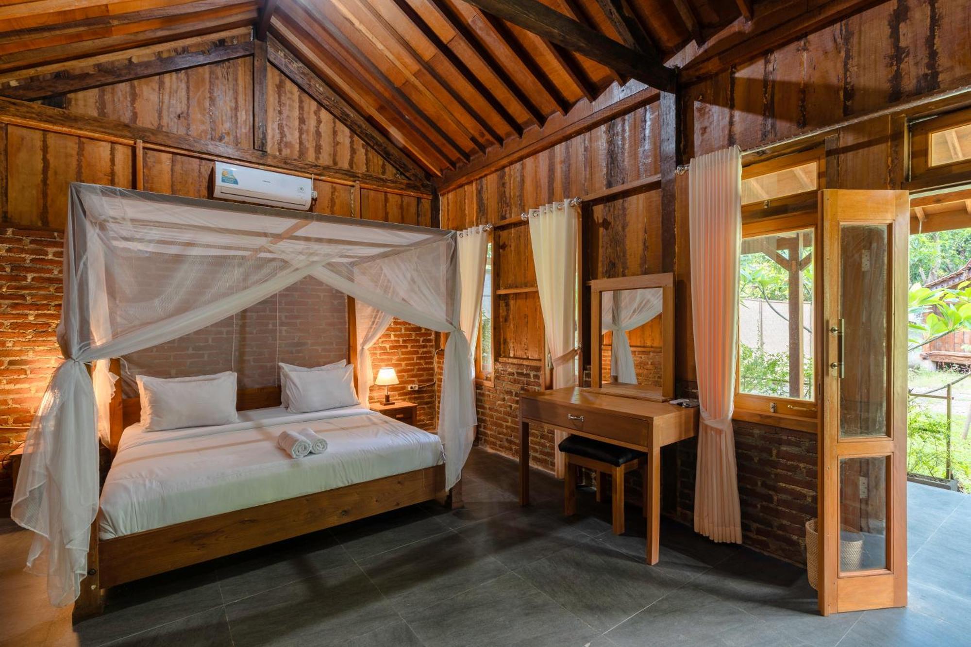 Tahlia'S Villa Sorongjukung Esterno foto