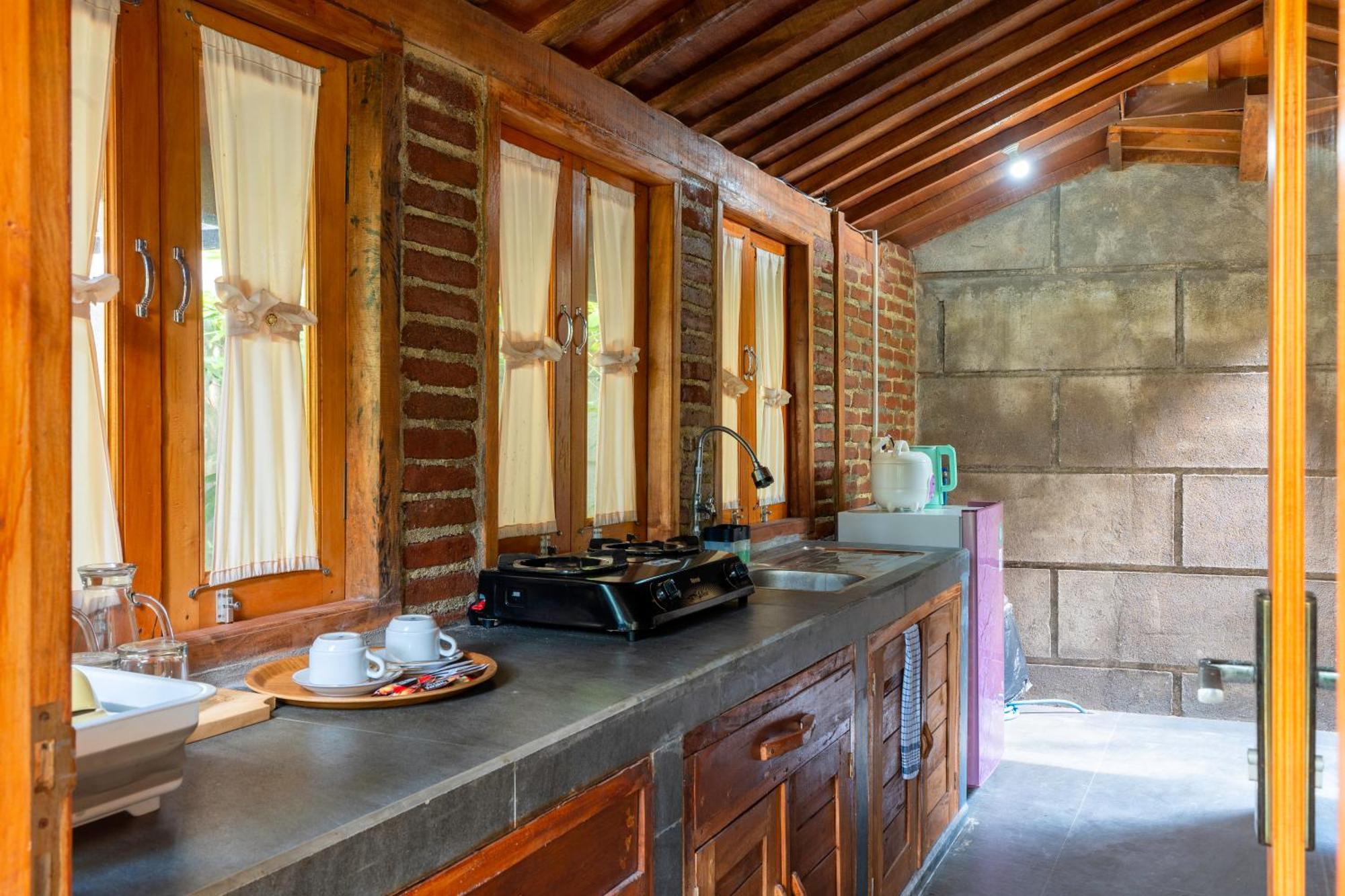 Tahlia'S Villa Sorongjukung Esterno foto