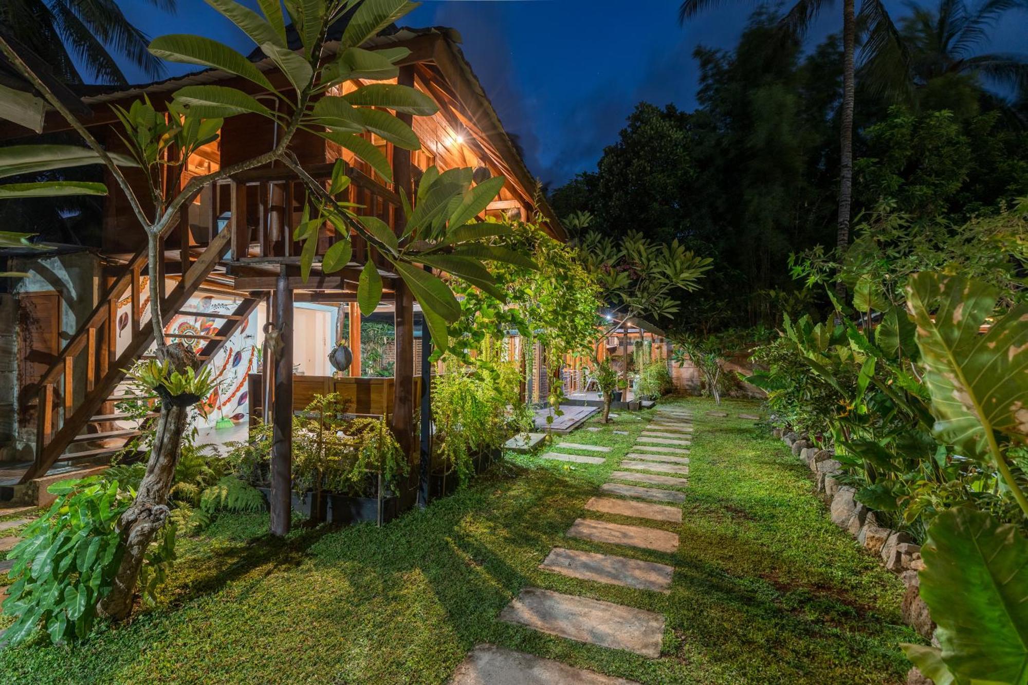 Tahlia'S Villa Sorongjukung Esterno foto