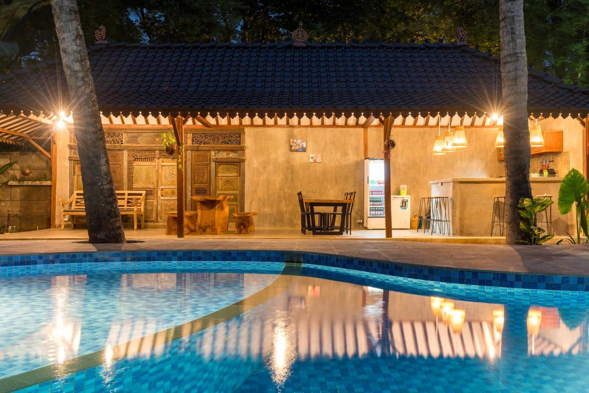 Tahlia'S Villa Sorongjukung Esterno foto