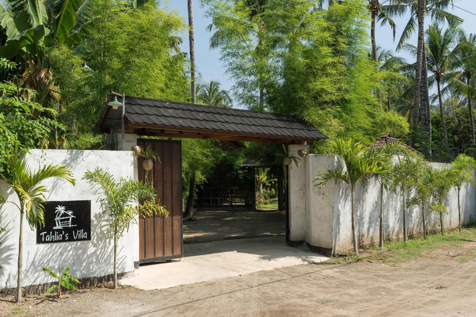 Tahlia'S Villa Sorongjukung Esterno foto