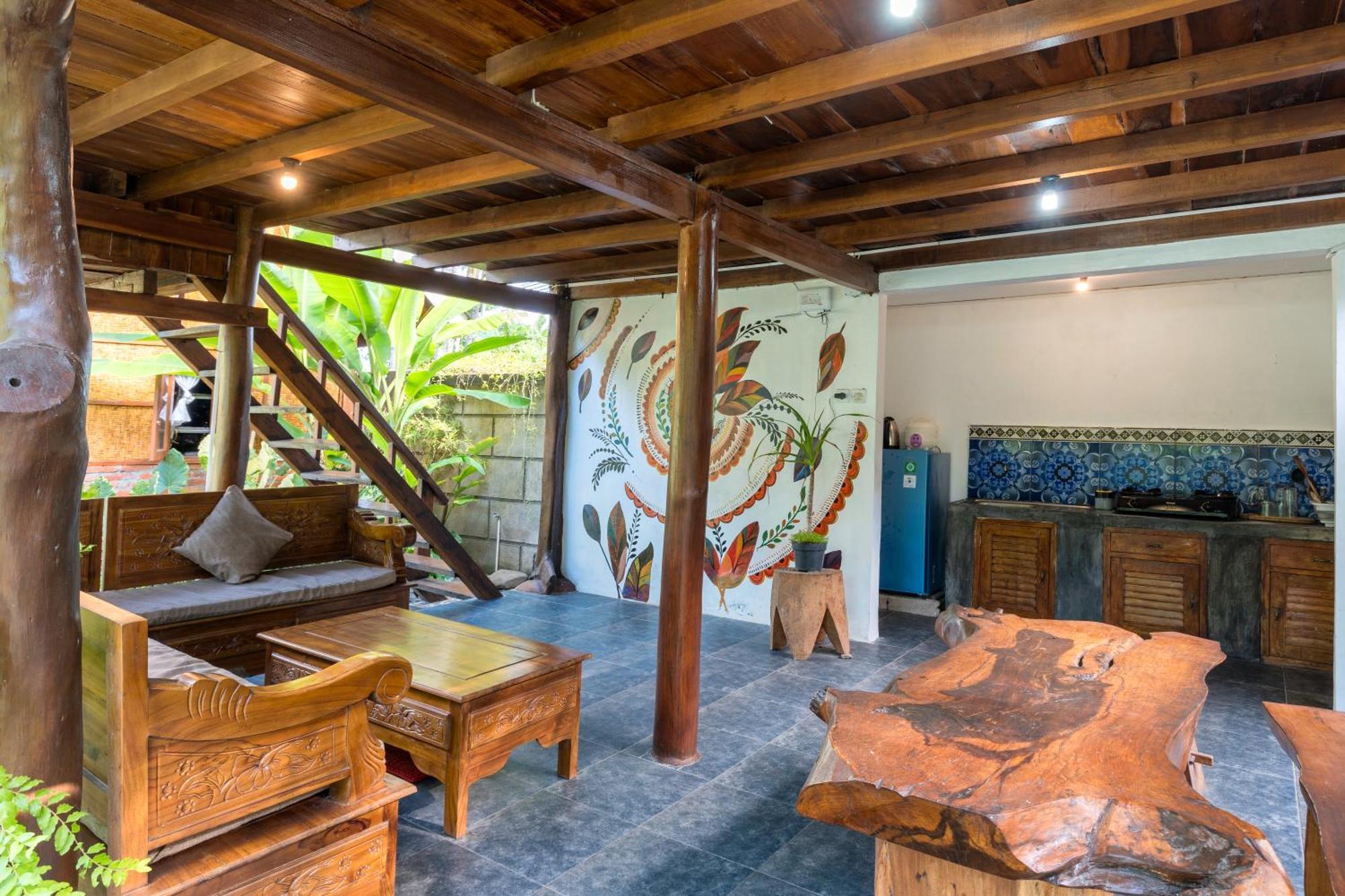 Tahlia'S Villa Sorongjukung Esterno foto
